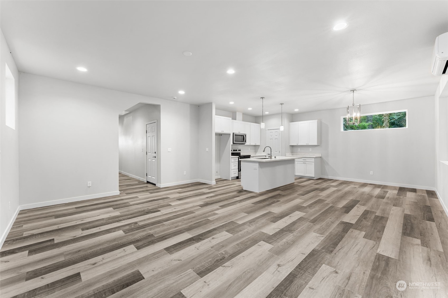 3042 Nevada Avenue E