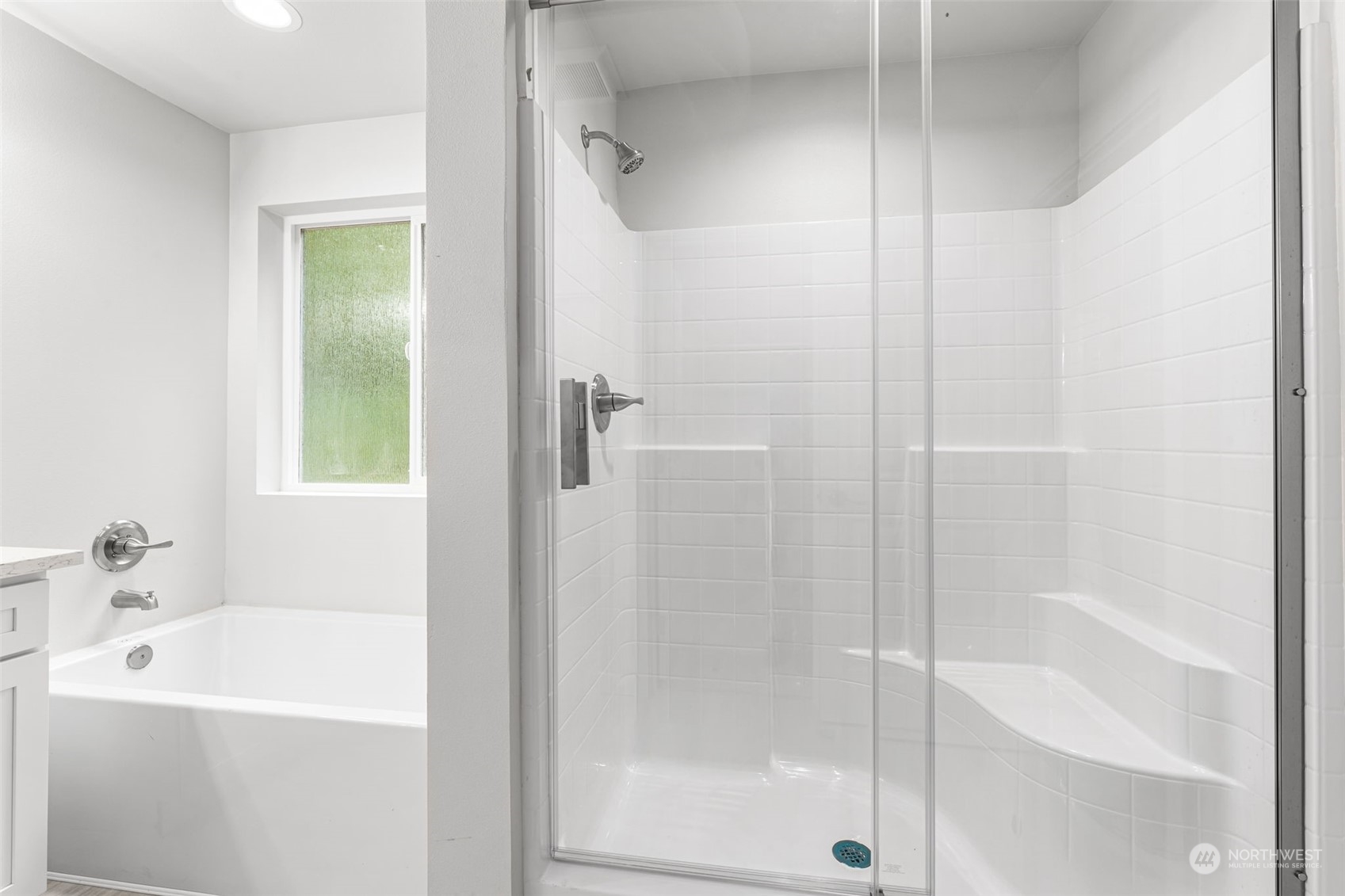 3042 Nevada Avenue E