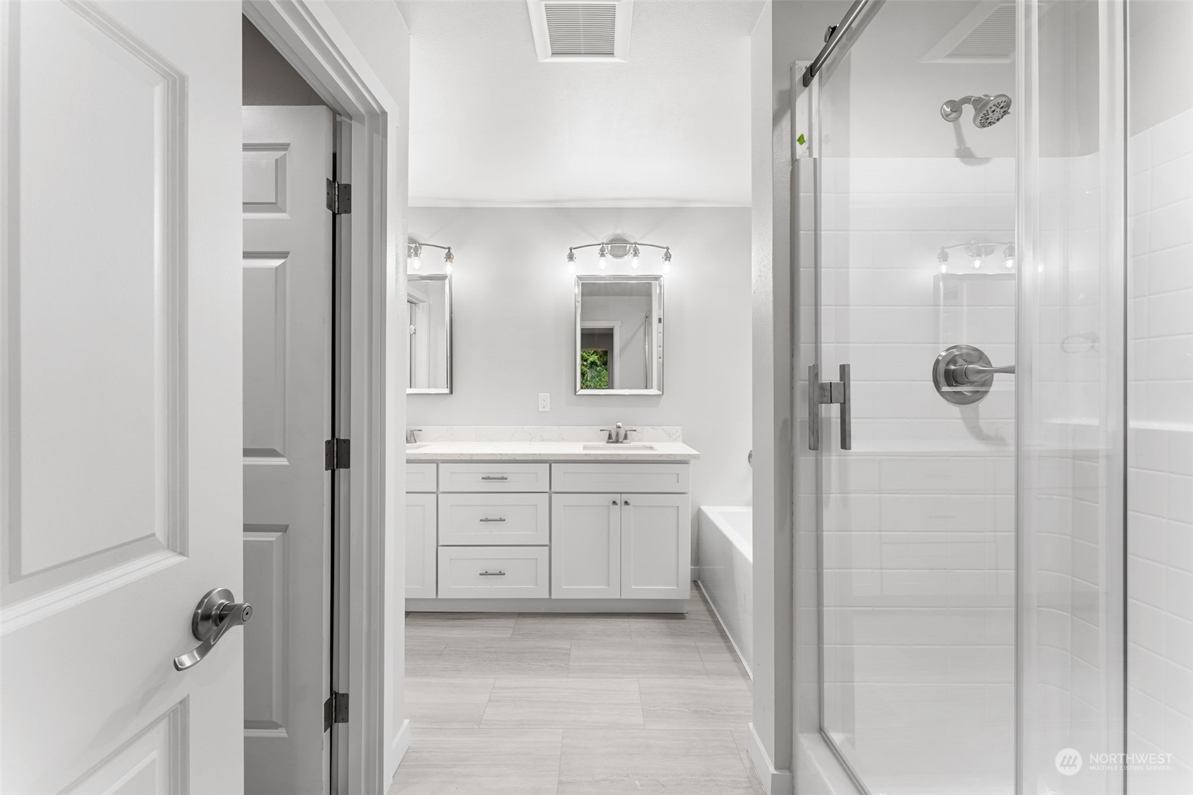 3042 Nevada Avenue E