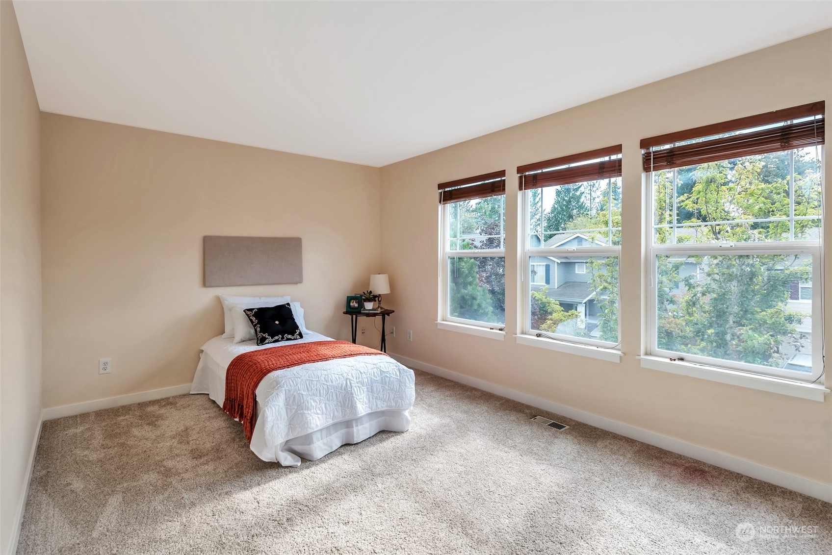 10160 225th Terrace NE