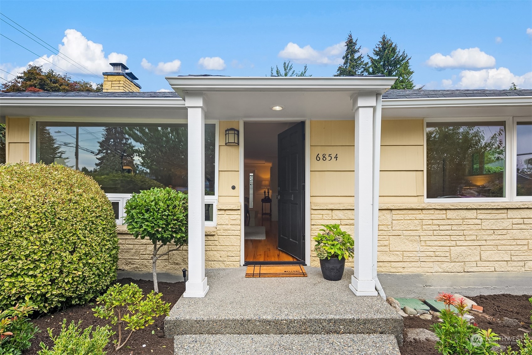 6854 42nd Avenue NE