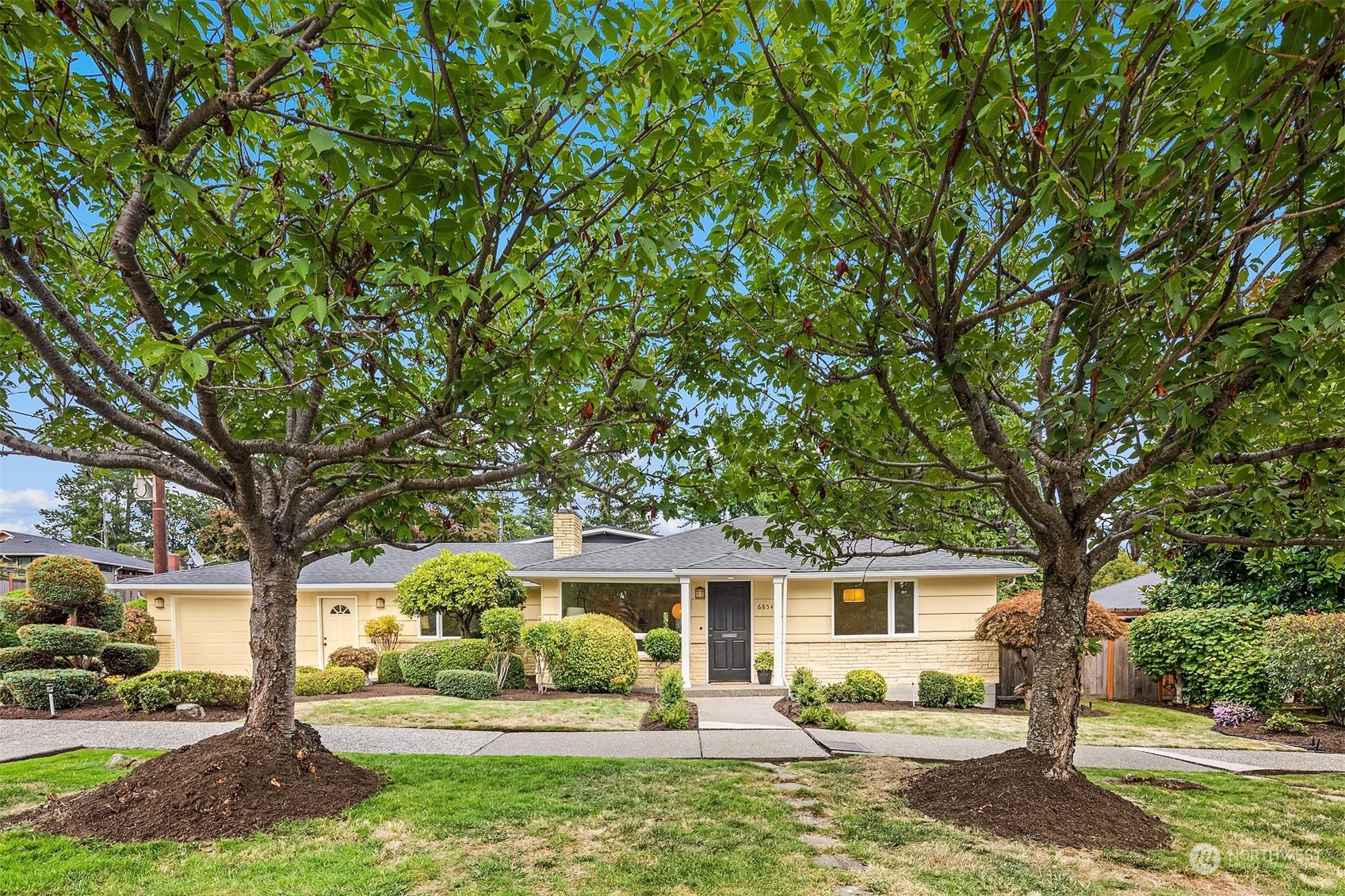 6854 42nd Avenue NE