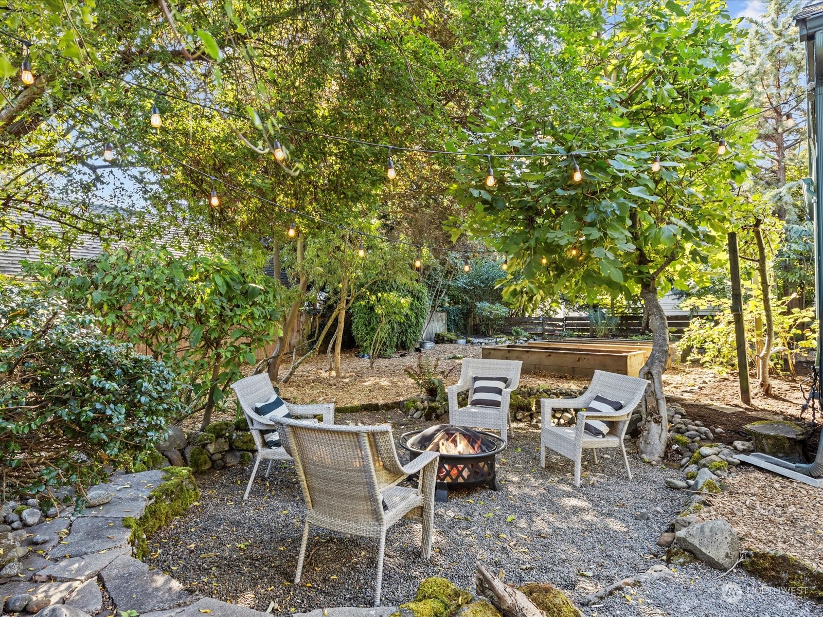 7210 Orchard Place S