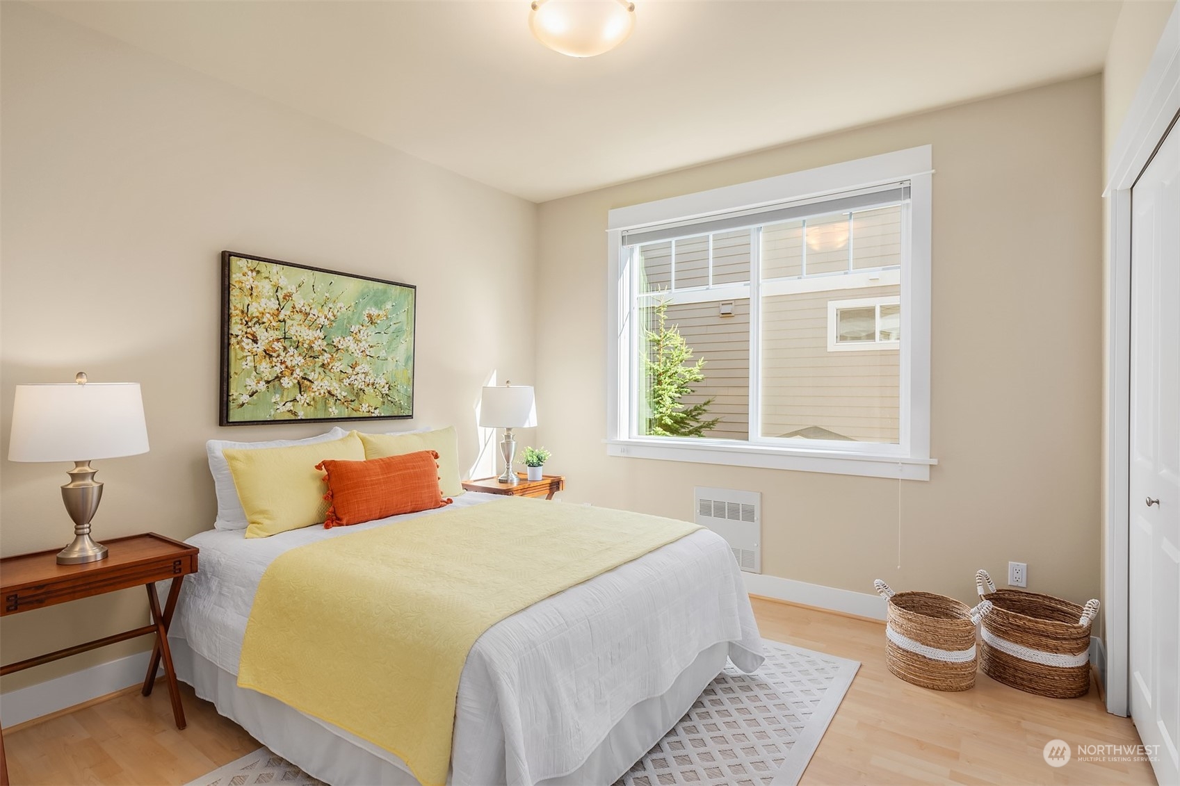 616 Glen Street #102