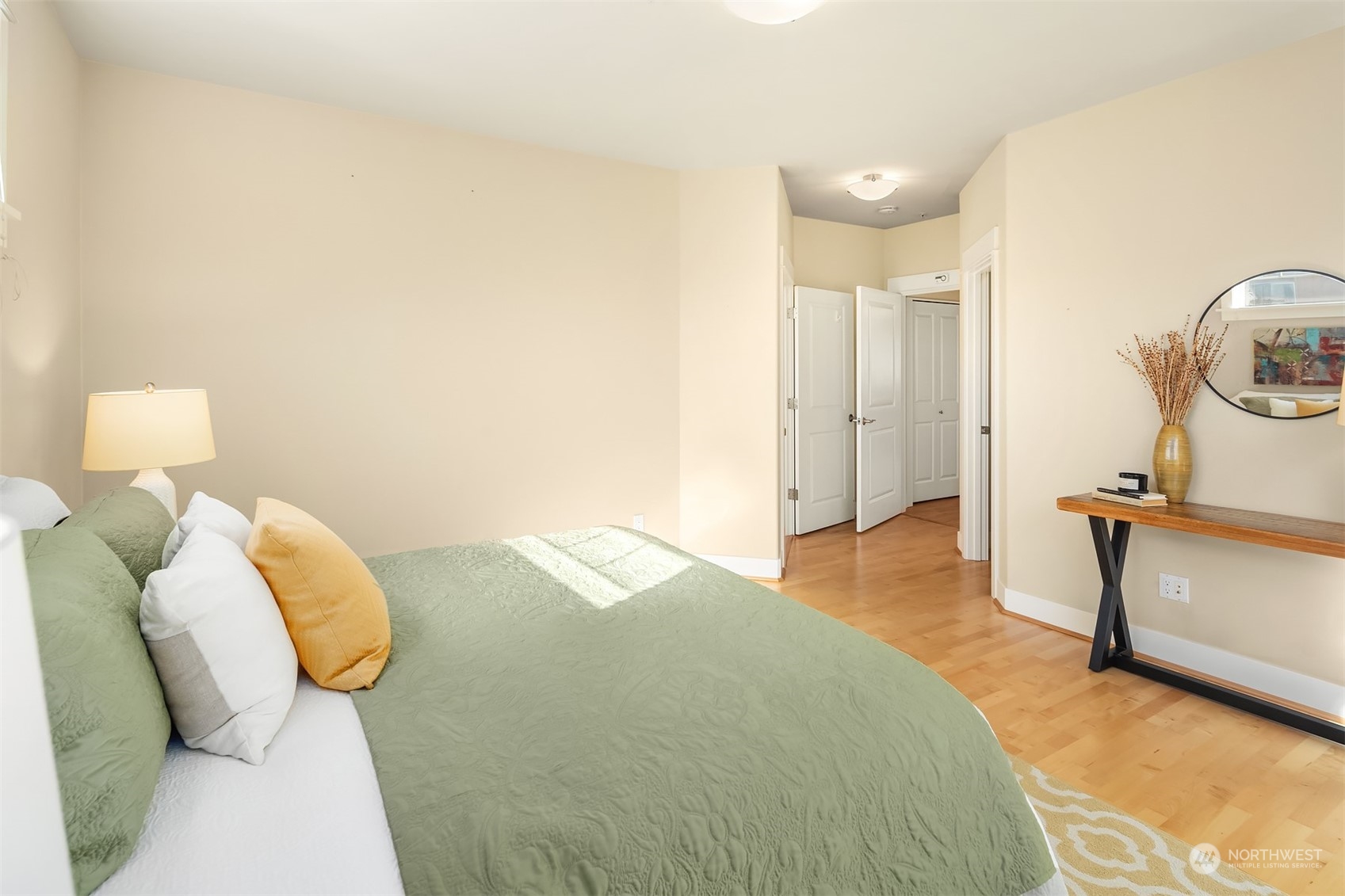 616 Glen Street #102