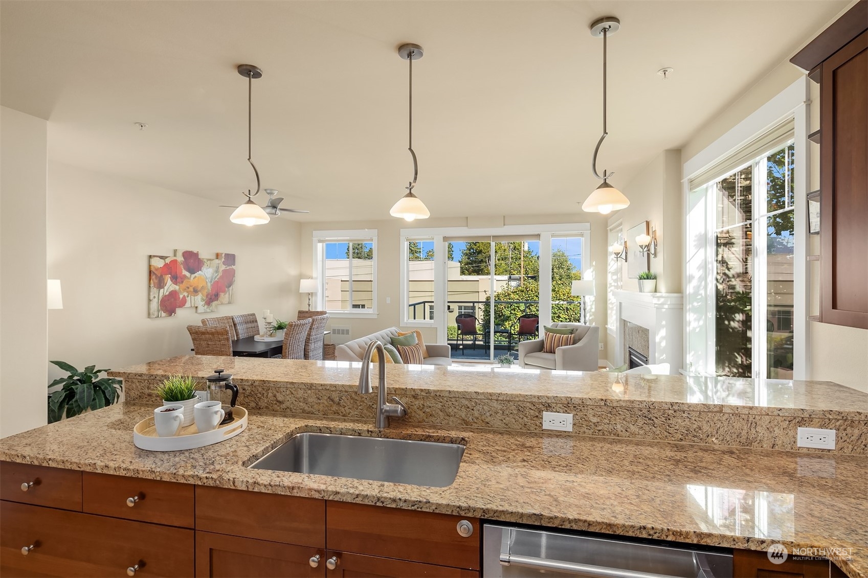 616 Glen Street #102