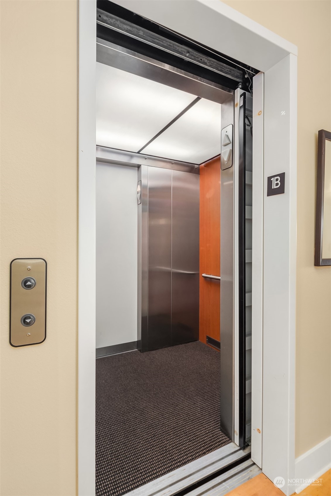 616 Glen Street #102