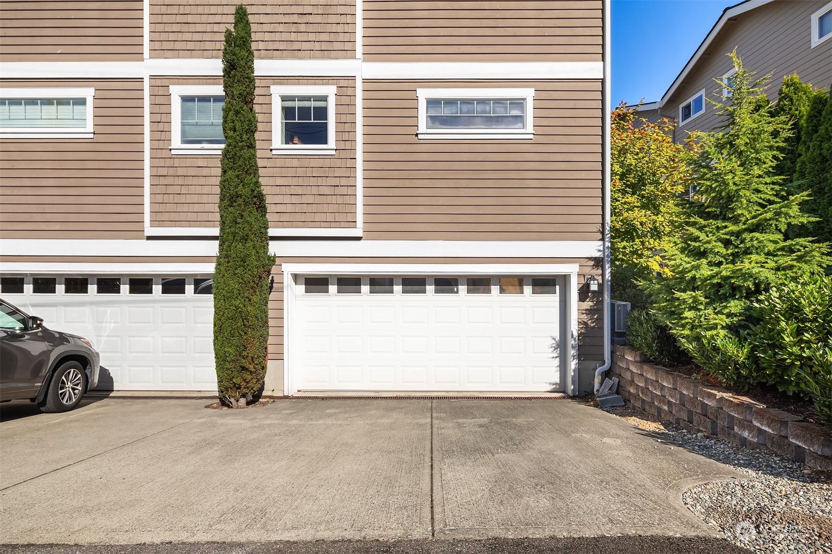 616 Glen Street #102