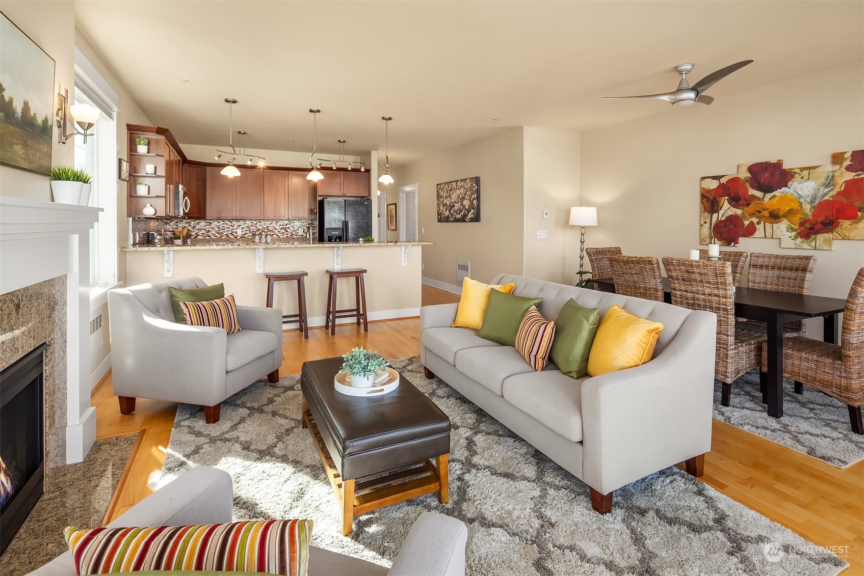 616 Glen Street #102