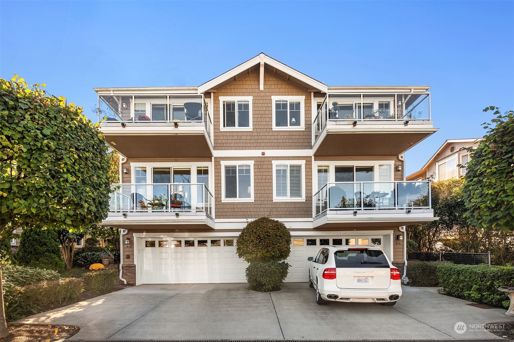 616 Glen Street #102