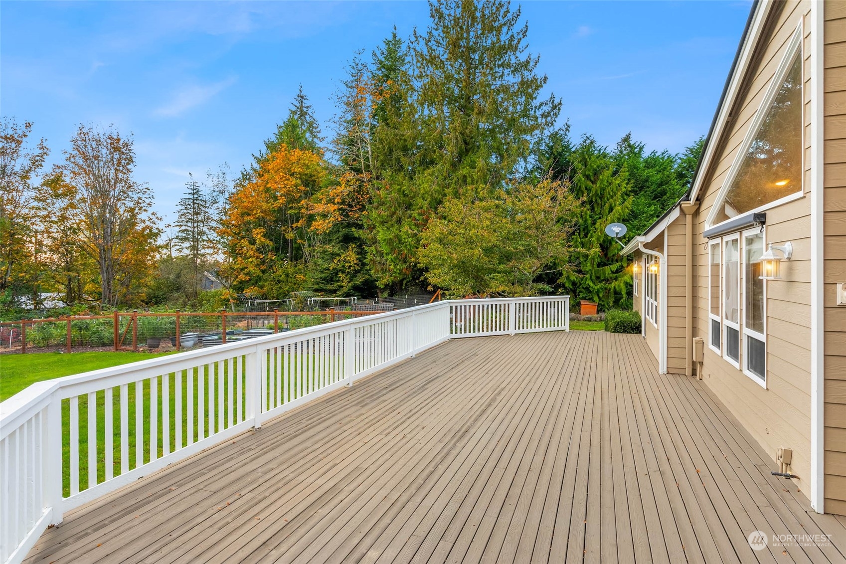 16932 89th Avenue NW