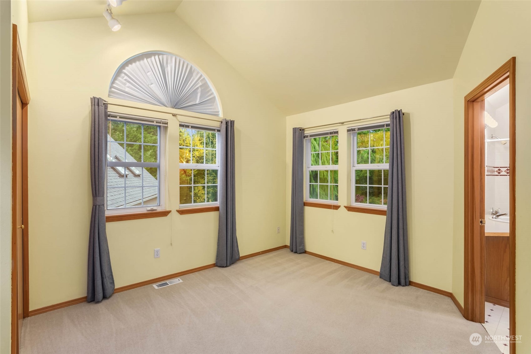 16932 89th Avenue NW