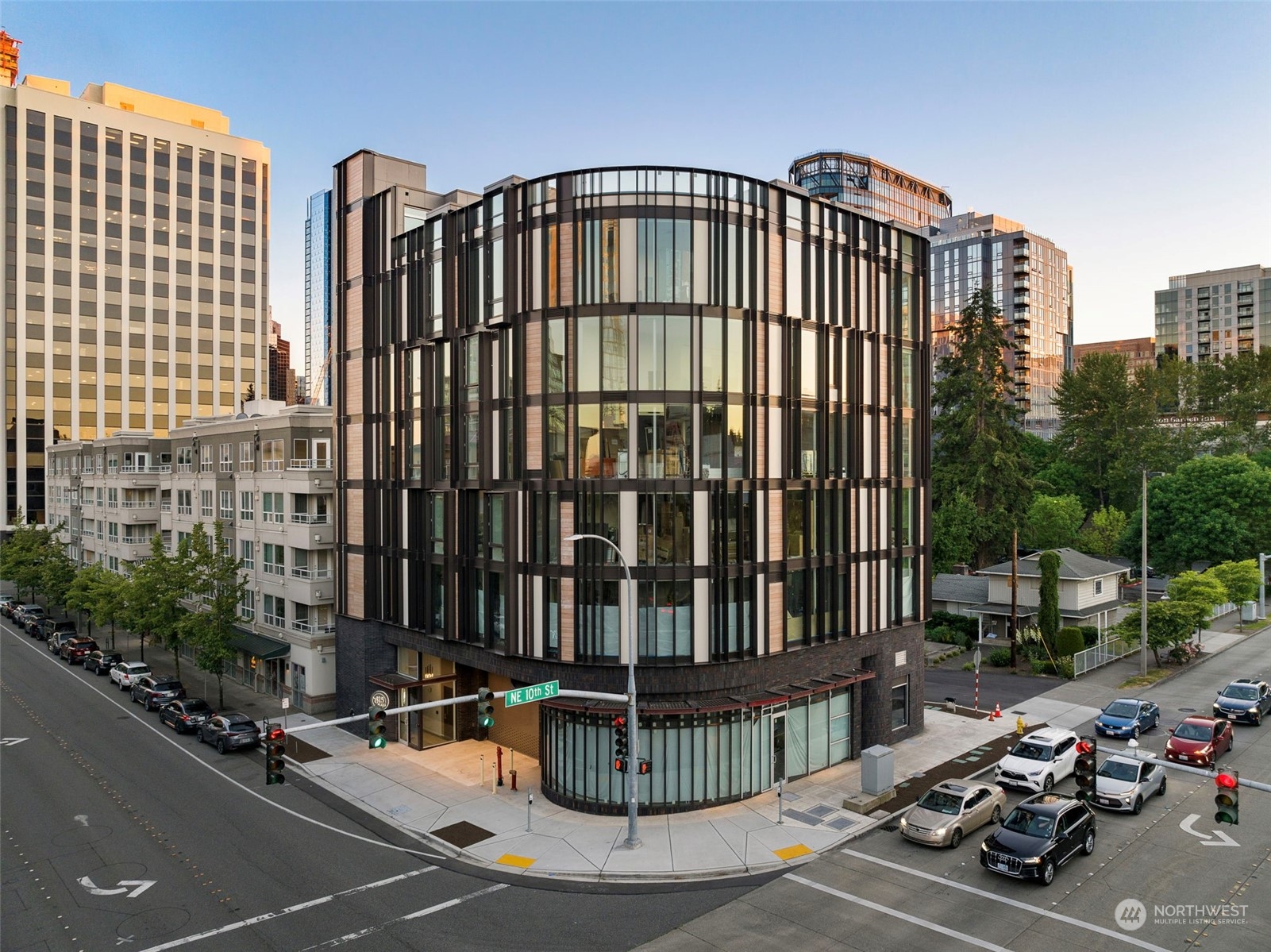 999 110th Avenue NE Unit: 402