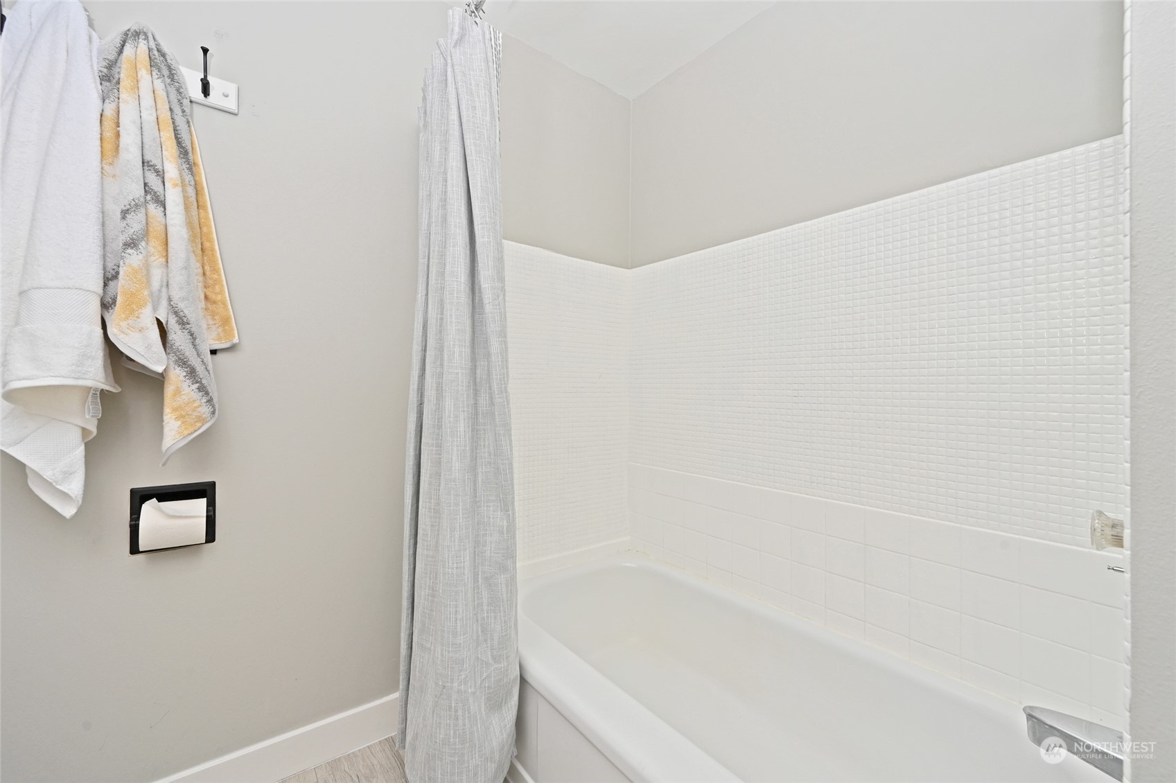 2040 43rd Avenue E Unit: 103