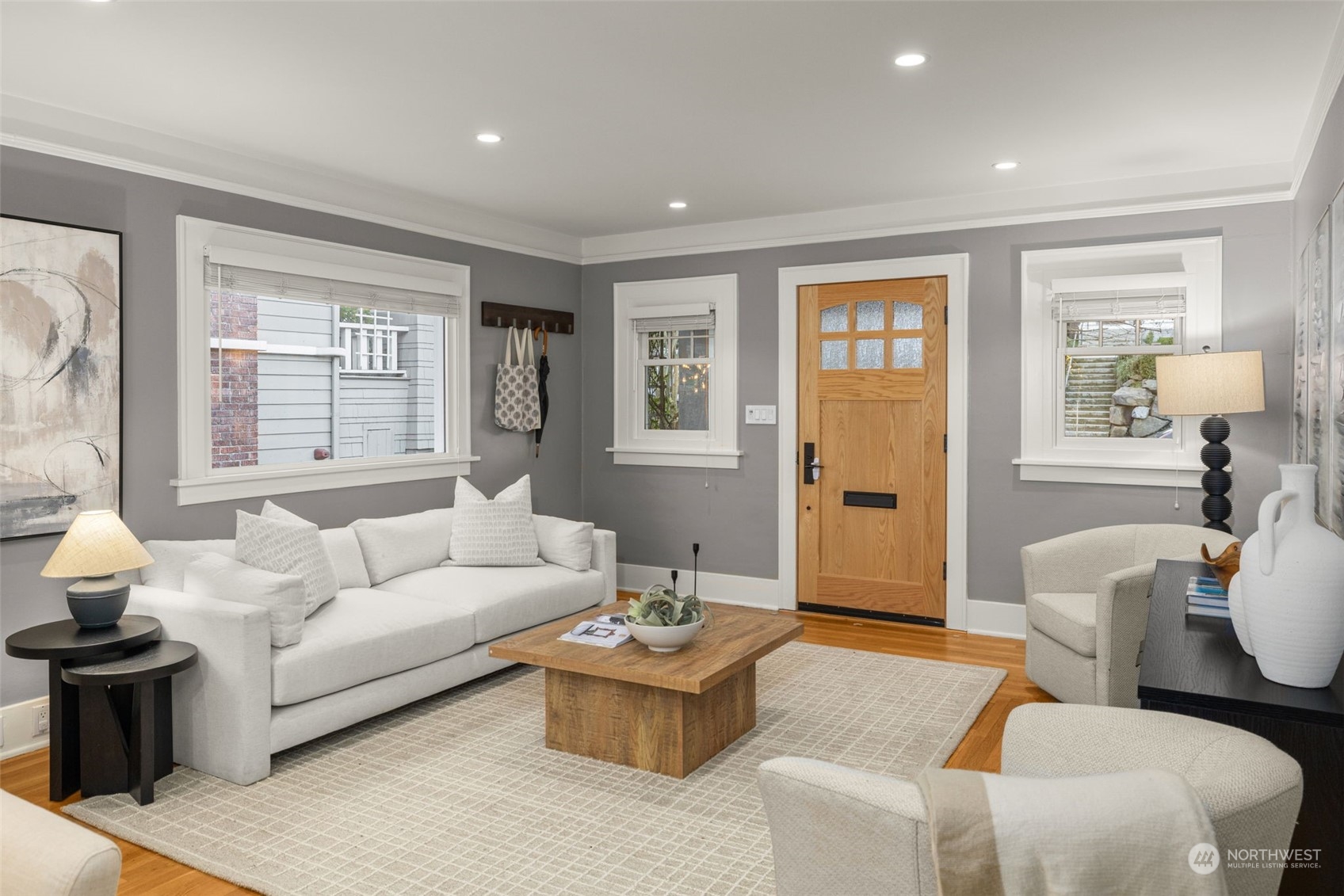 2926 Warren Avenue N