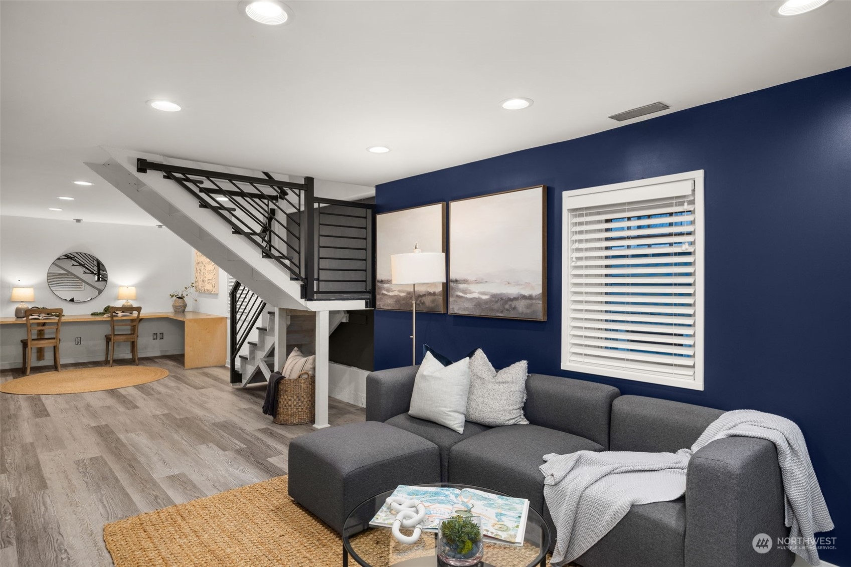 2926 Warren Avenue N