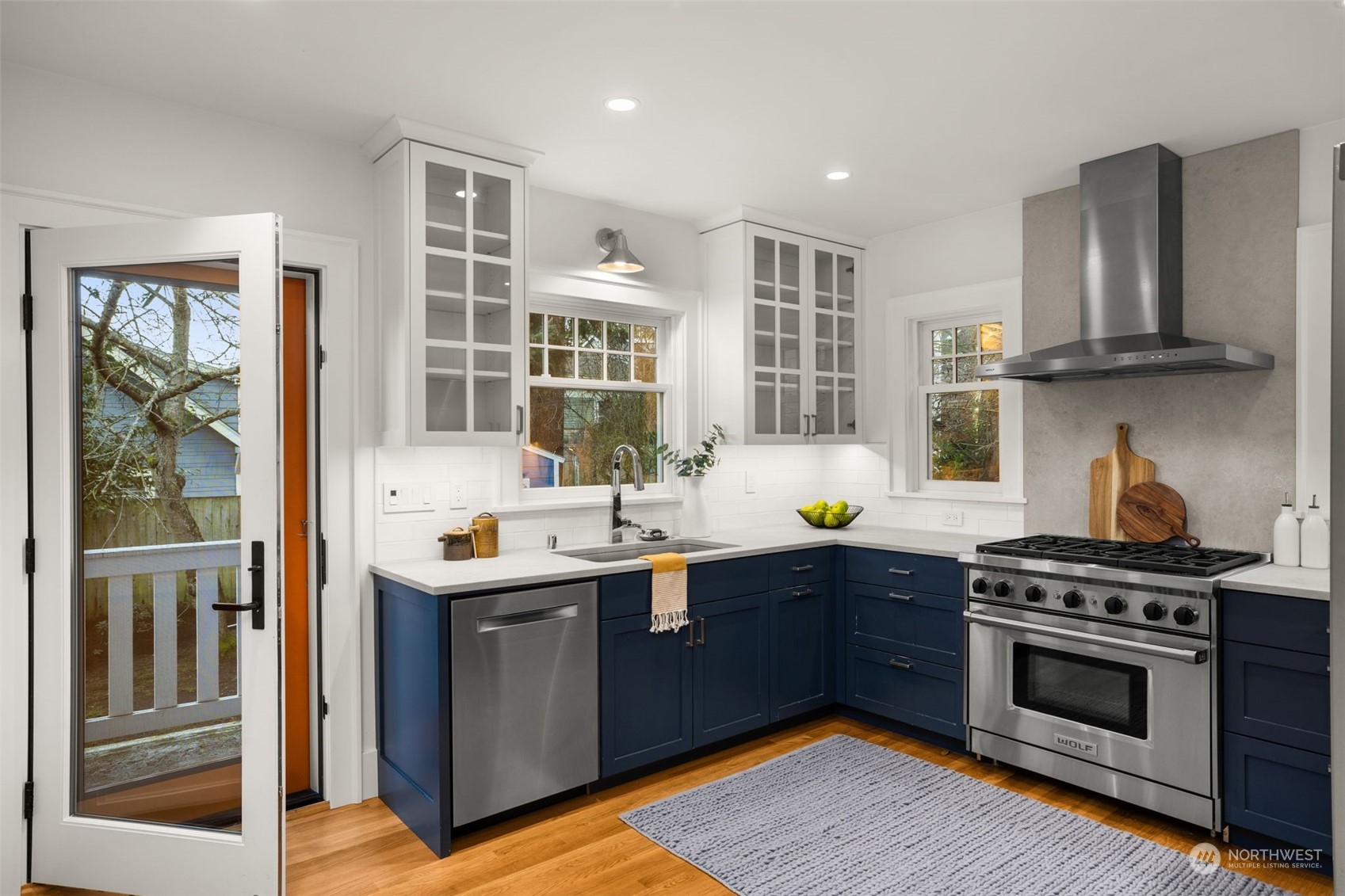 2926 Warren Avenue N