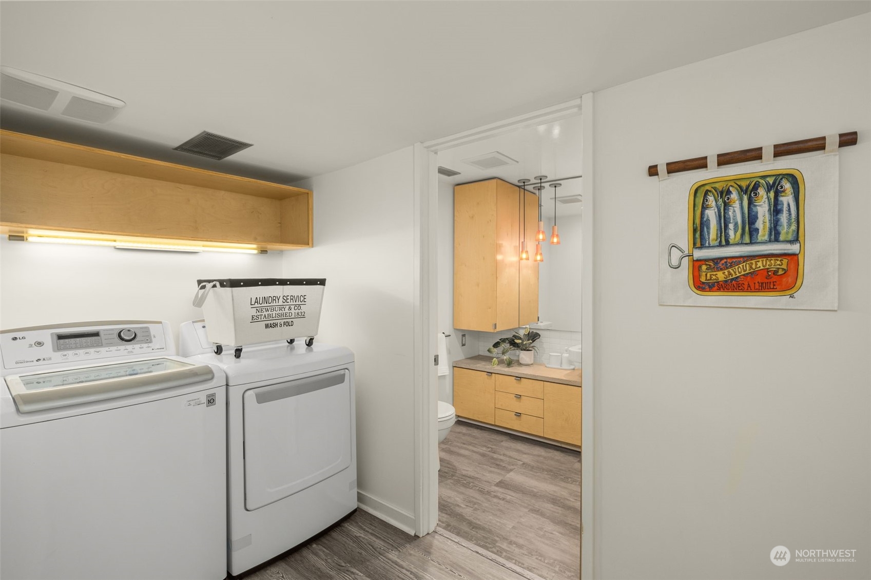 2926 Warren Avenue N