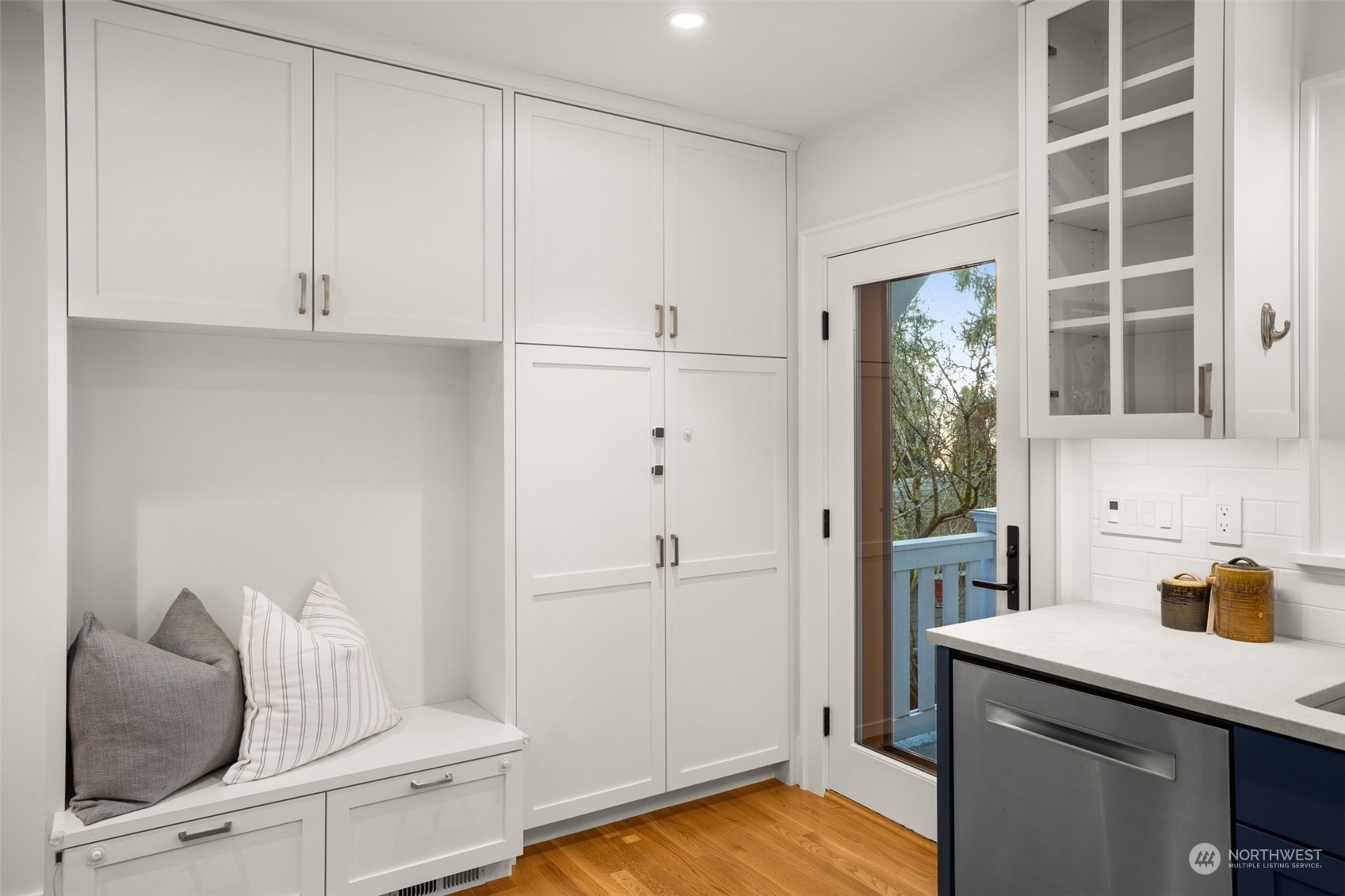 2926 Warren Avenue N