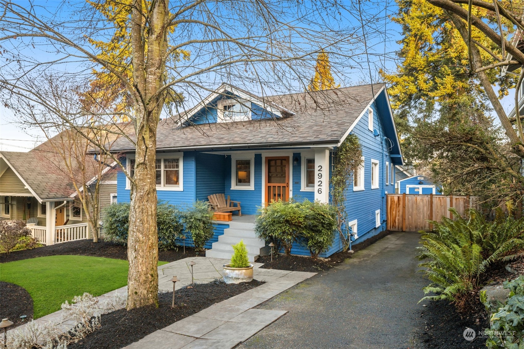 2926 Warren Avenue N