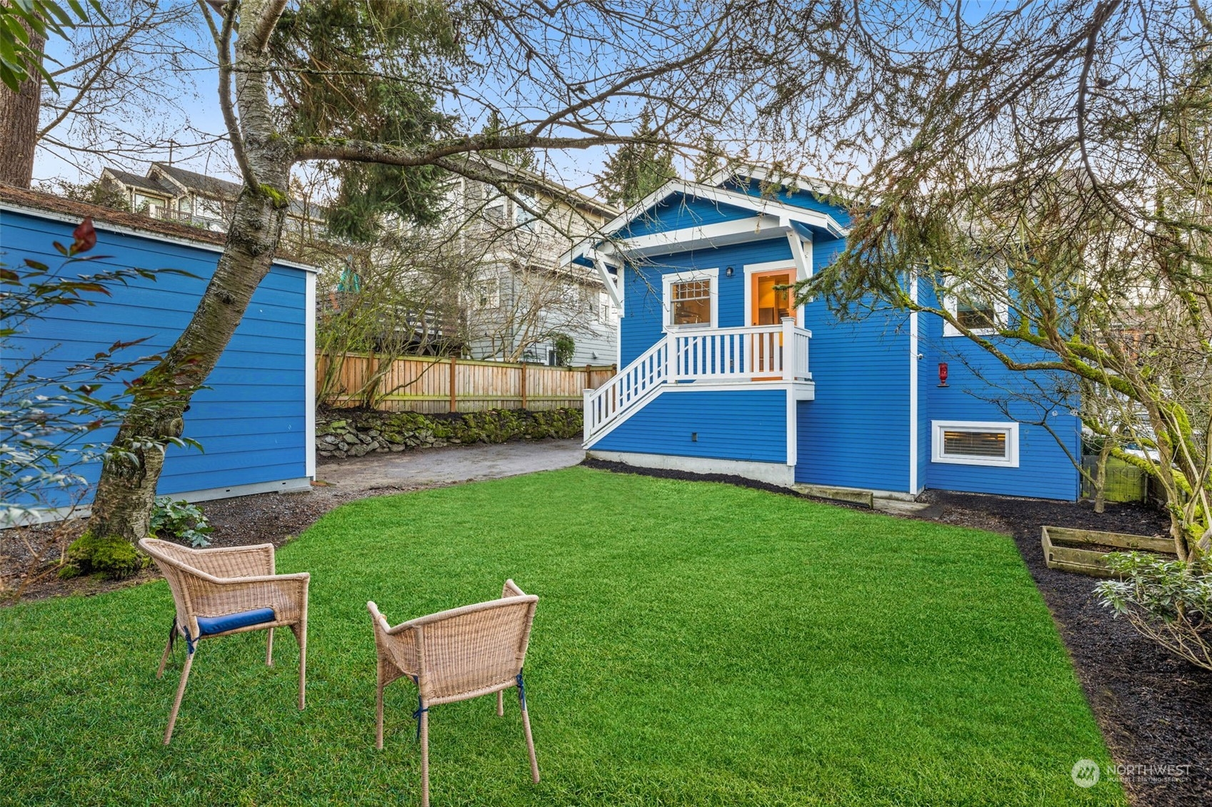 2926 Warren Avenue N