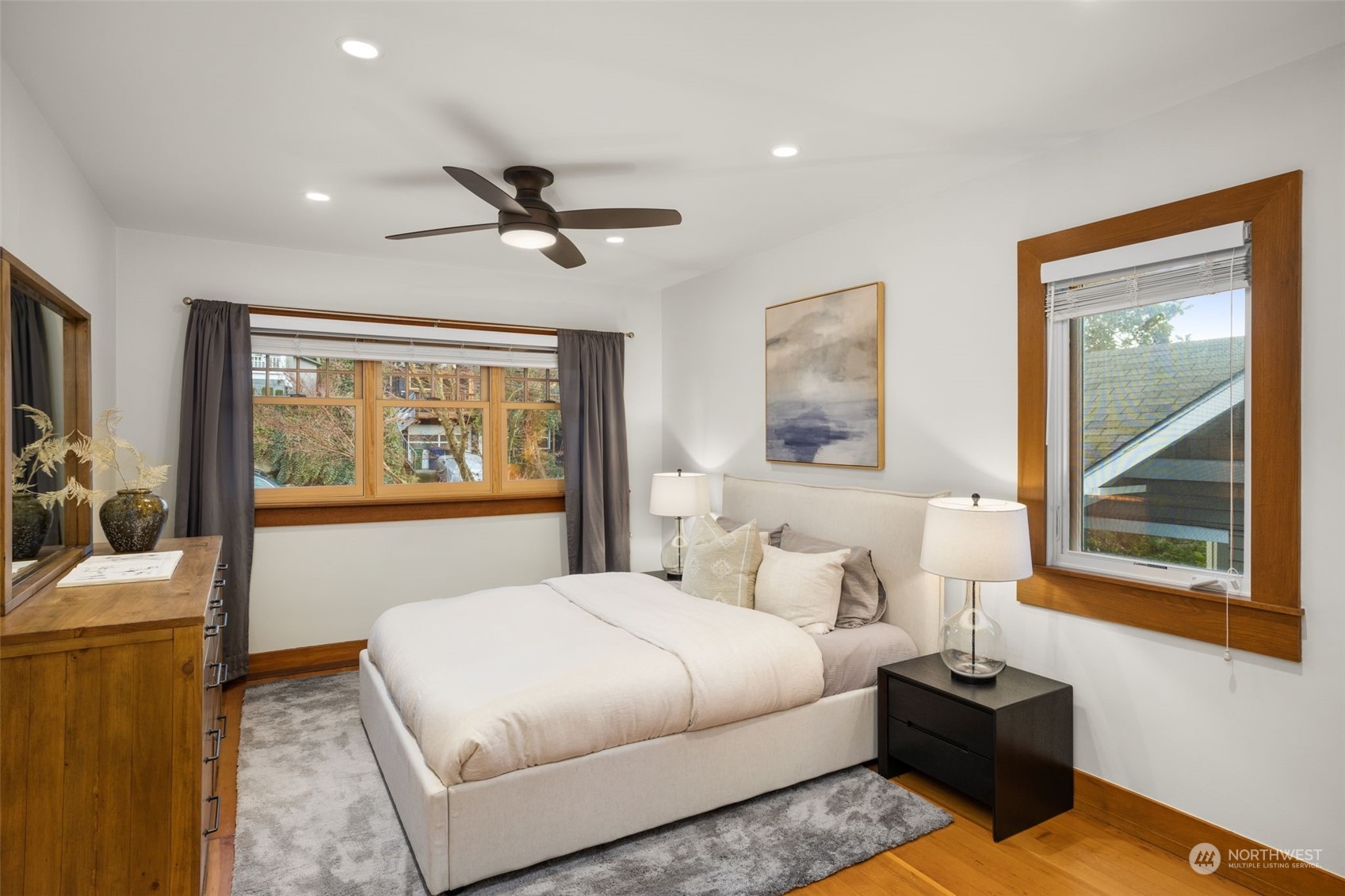 2926 Warren Avenue N