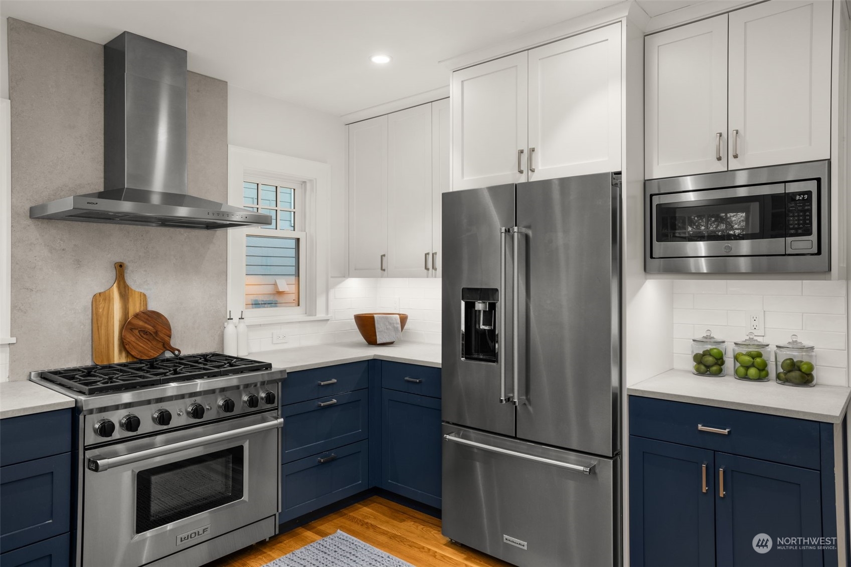 2926 Warren Avenue N