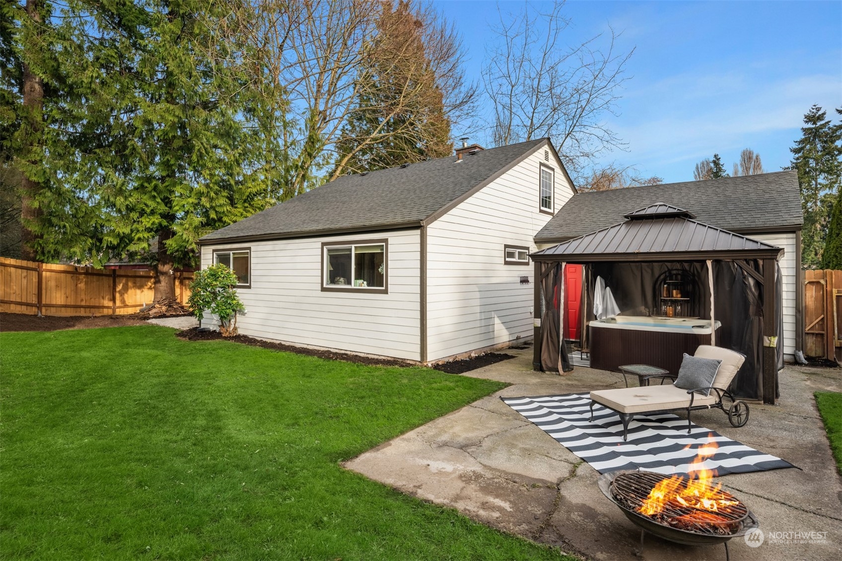 11011 25th Avenue SW