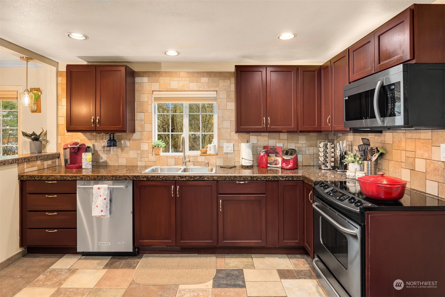 11011 25th Avenue SW