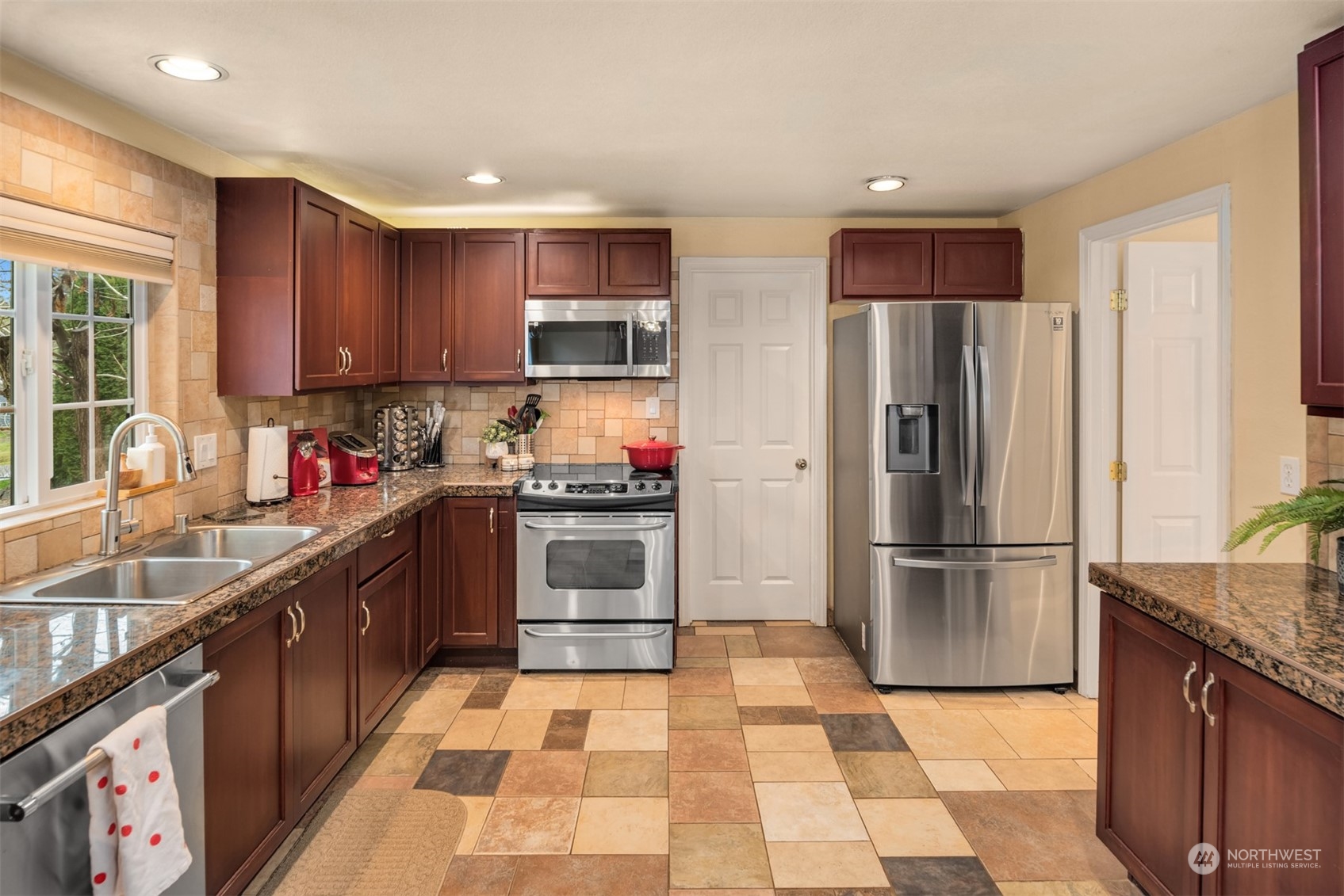 11011 25th Avenue SW