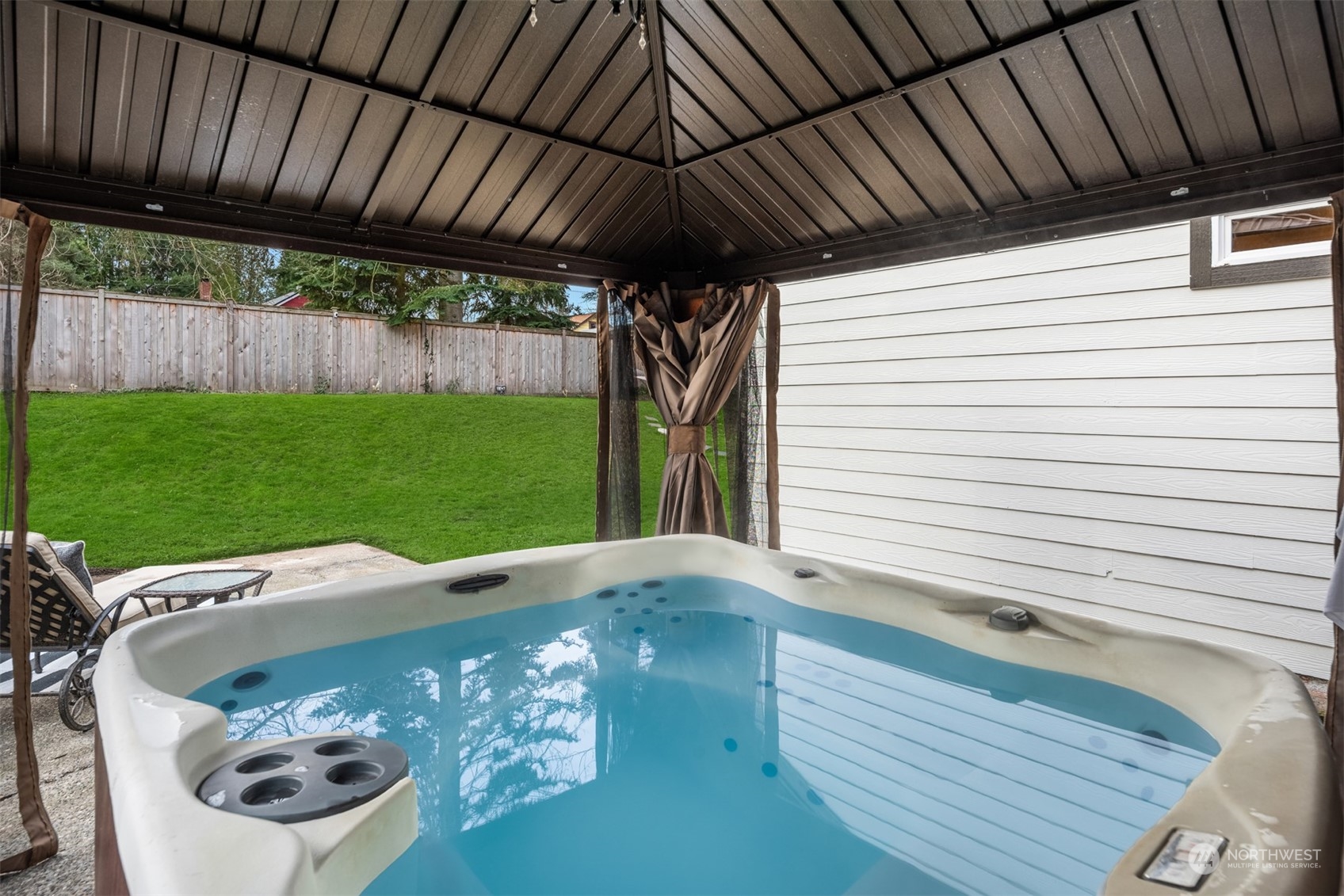 11011 25th Avenue SW