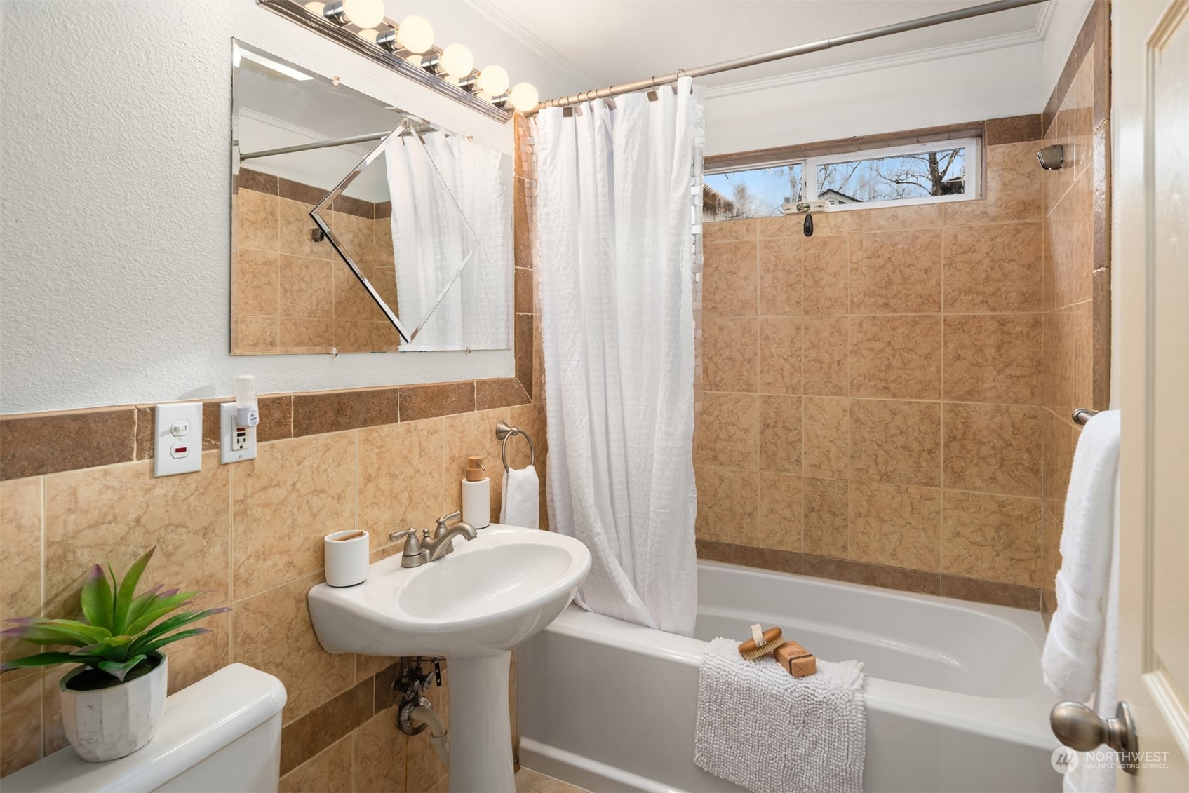 11011 25th Avenue SW