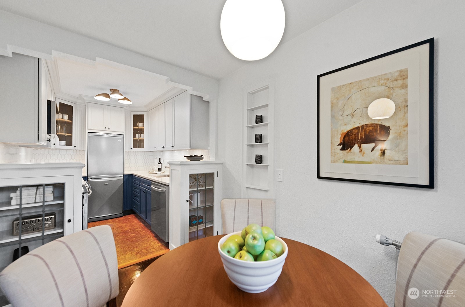 519 W Roy Street #401