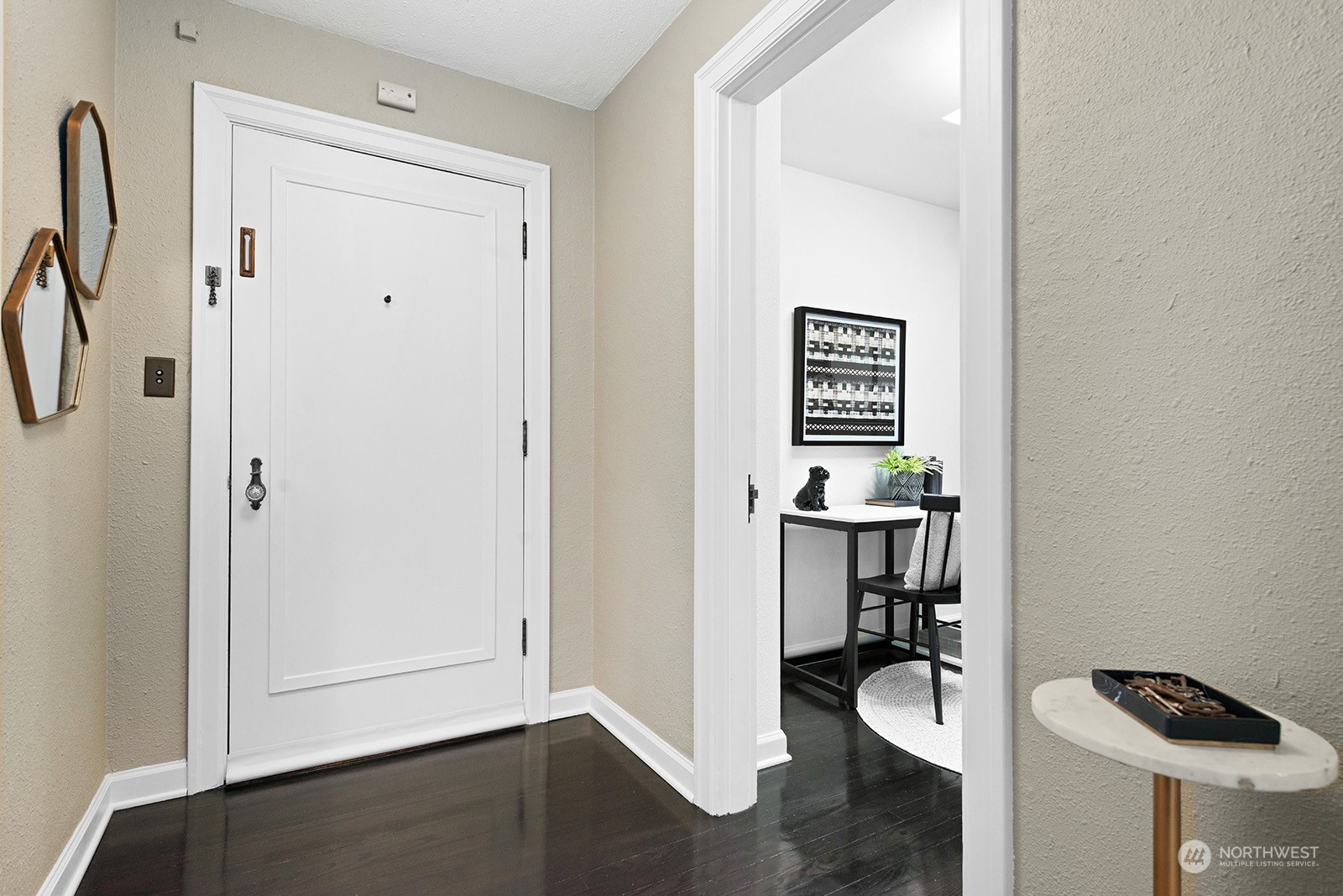 519 W Roy Street #401