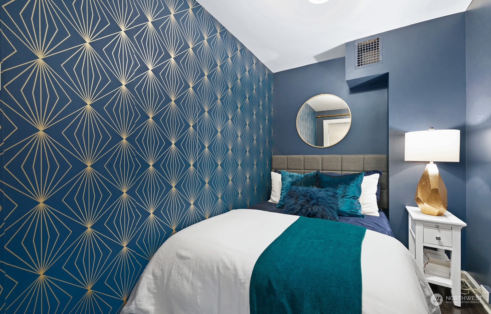 519 W Roy Street #401