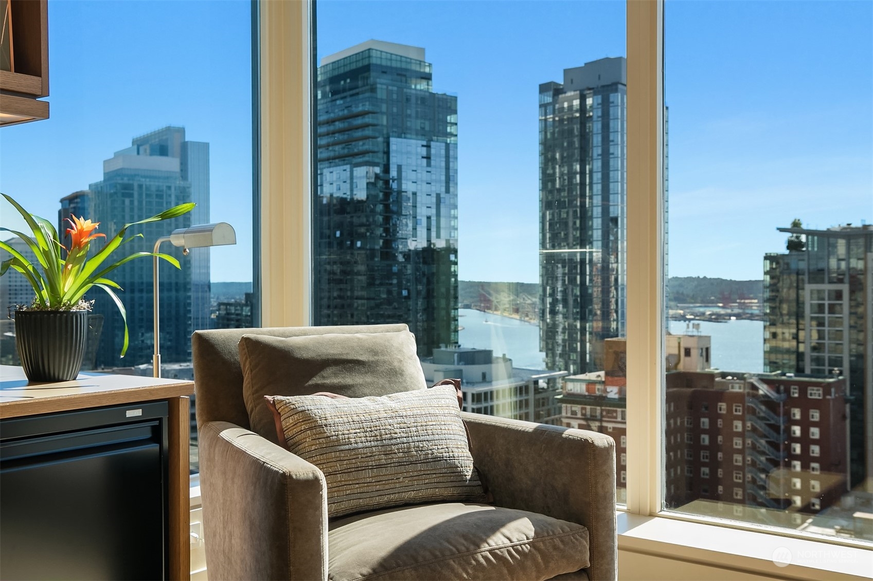 1920 4th Avenue Unit: 2401