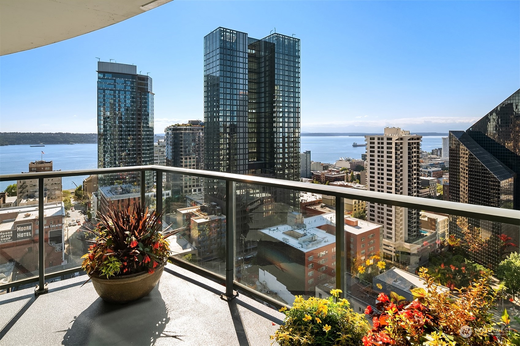 1920 4th Avenue Unit: 2401