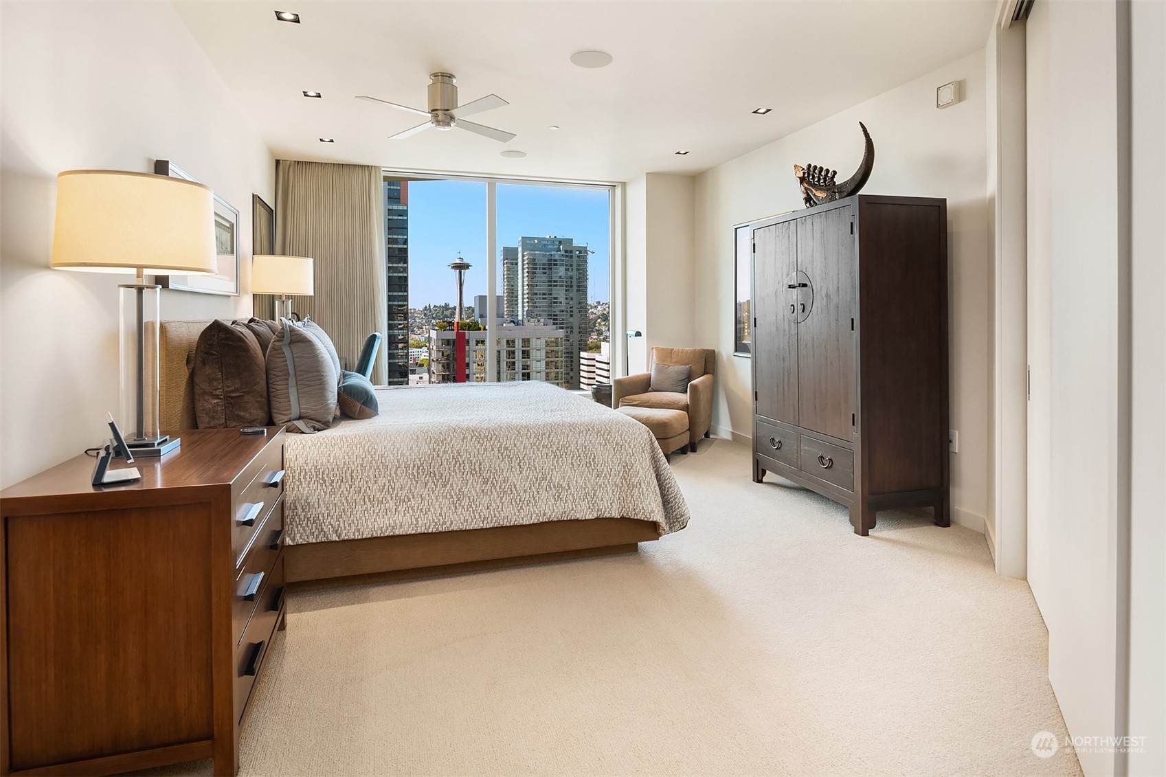 1920 4th Avenue Unit: 2401