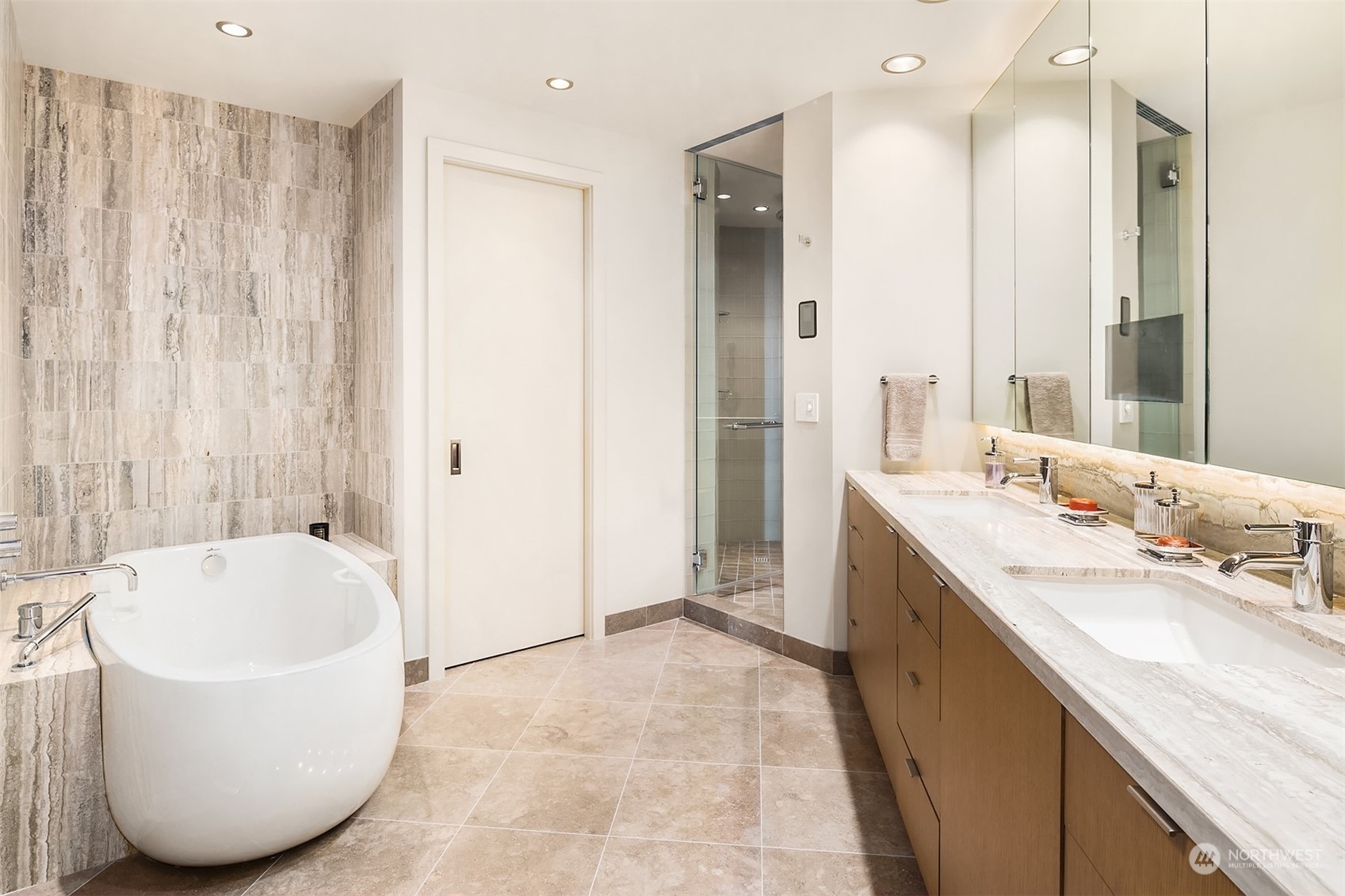 1920 4th Avenue Unit: 2401
