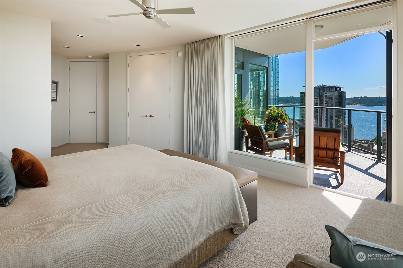 1920 4th Avenue Unit: 2401