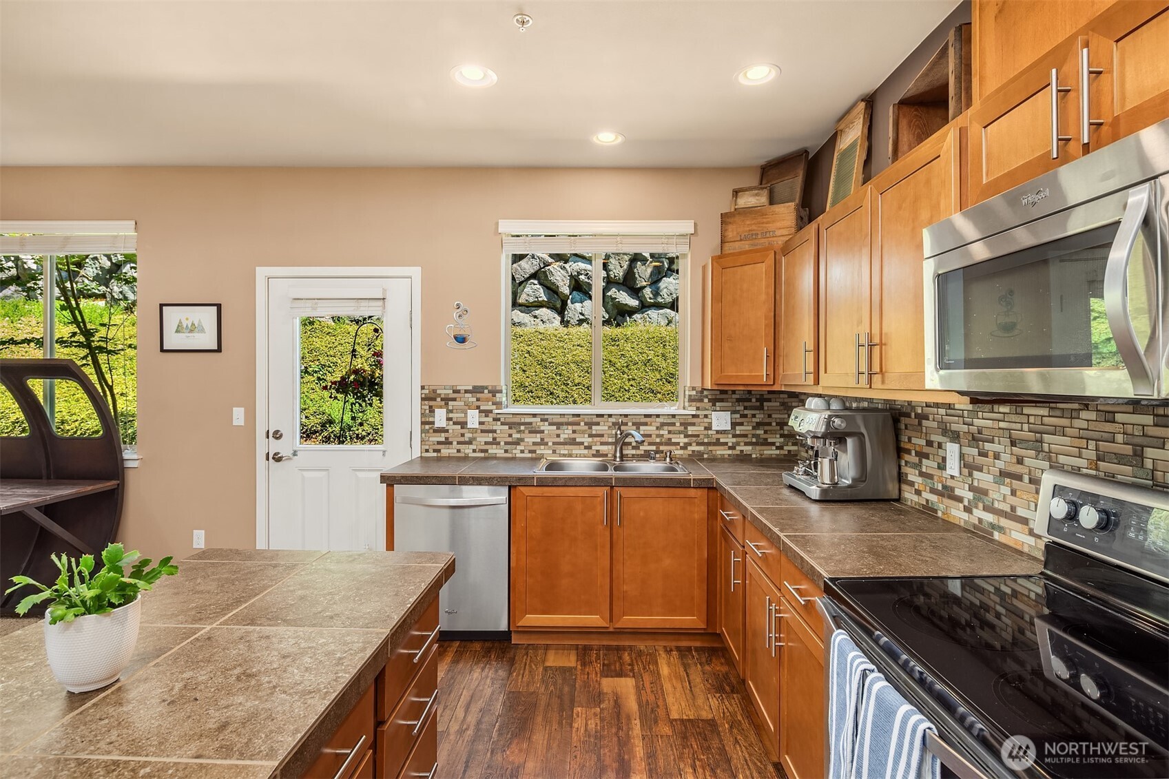 1900 Weaver Road Unit: C-101