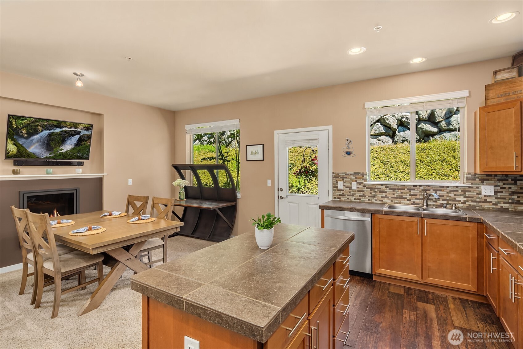 1900 Weaver Road Unit: C-101