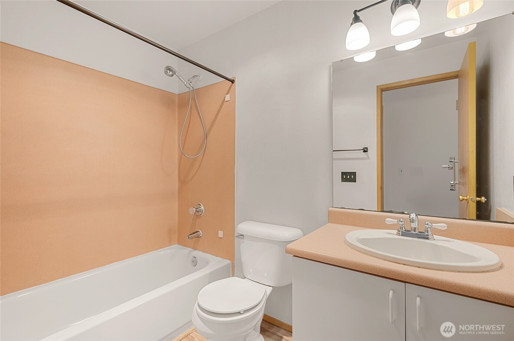 1517 NE 147th Street Unit: 2B