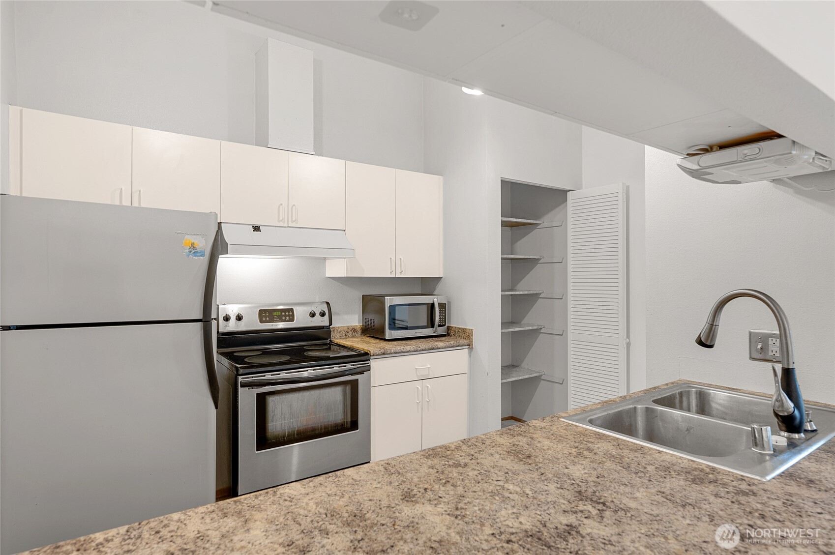 1517 NE 147th Street Unit: 2B