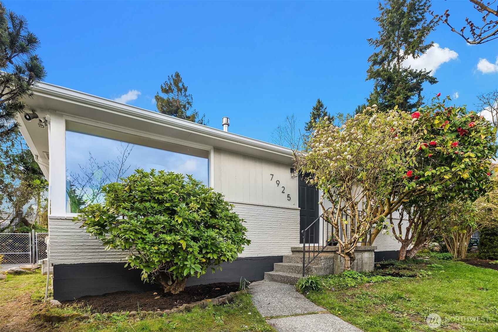 7925 29th Avenue SW
