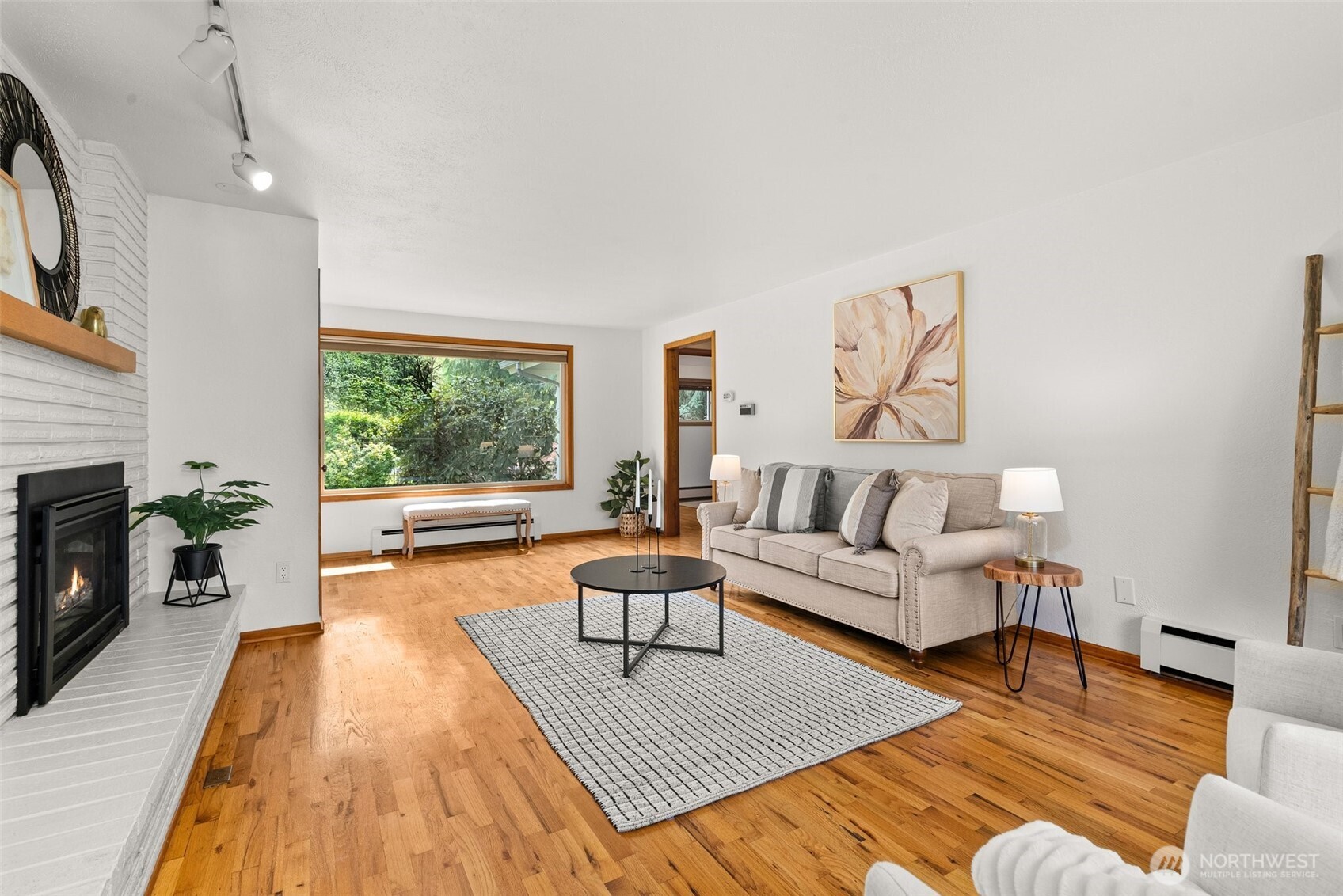 6949 Kellogg Drive NE