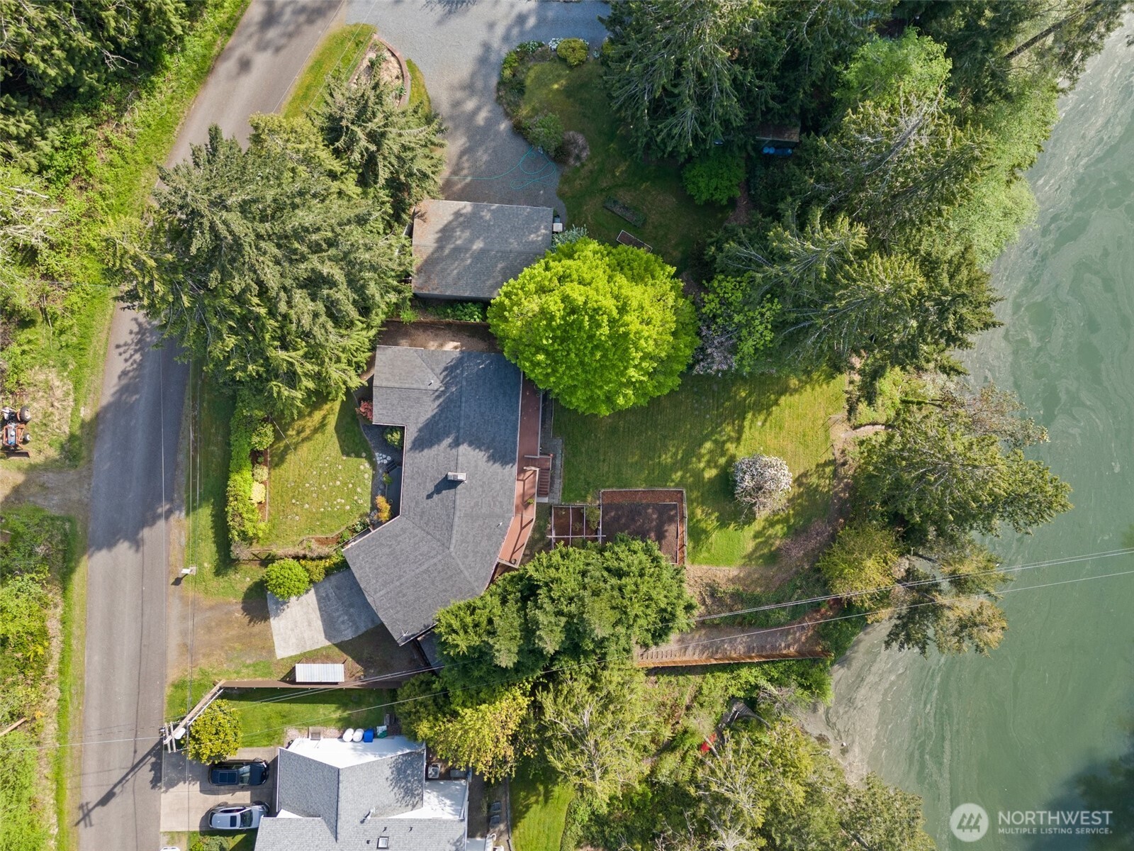 6949 Kellogg Drive NE