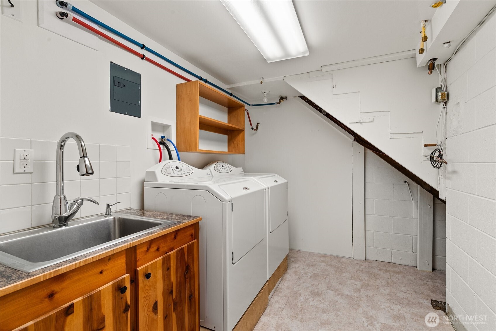 6949 Kellogg Drive NE