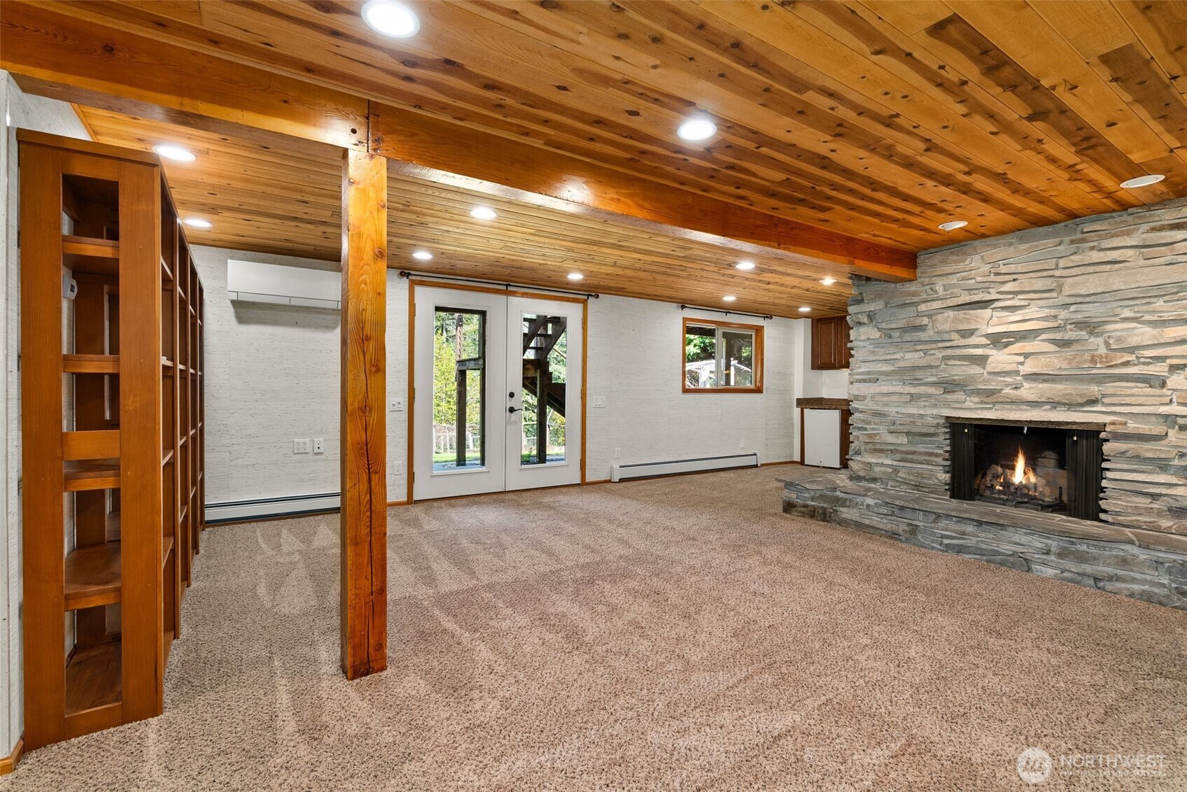 6949 Kellogg Drive NE