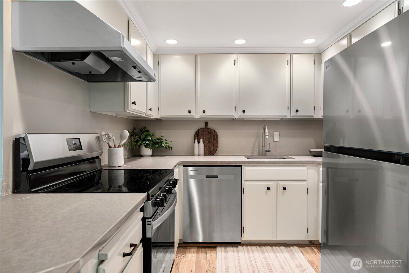 912 3rd Avenue W Unit: 303